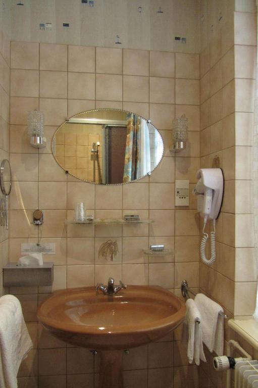 Hotel-Restaurant Du Chateau D'Andlau Barr Δωμάτιο φωτογραφία